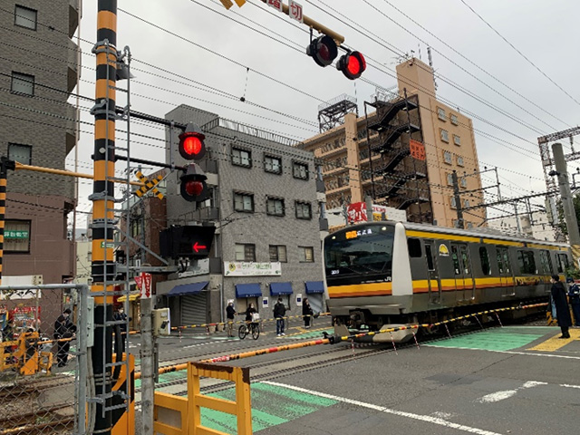 通学路である向河原駅前踏切へ「賢い踏切」の導入を実現！