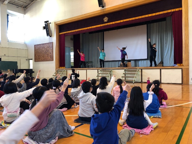 手話ダンスを実施！